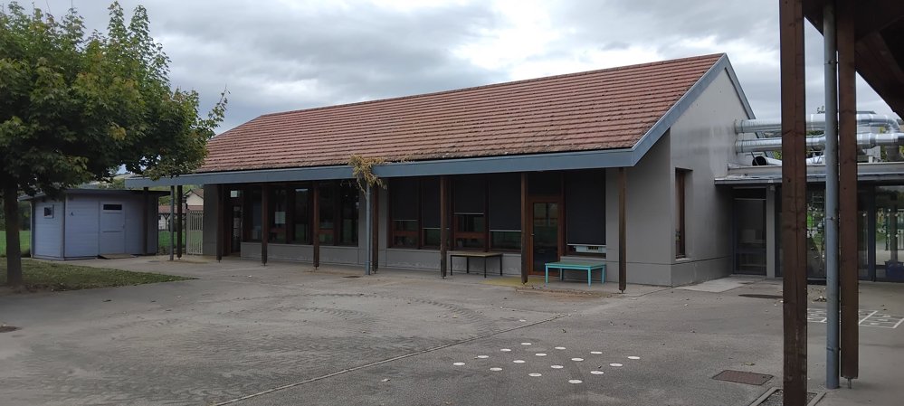Un des bâtiment de l'école